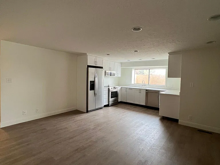 1054 Wesley Powell Dr #2 — Photo 4