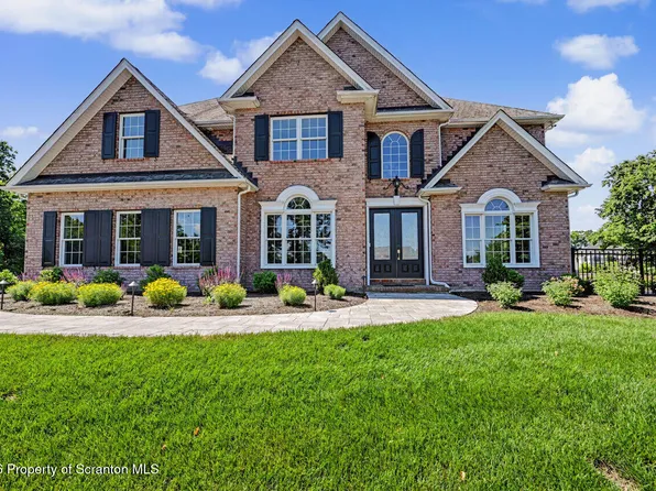 336 Glenmaura Dr, Moosic, PA 18507