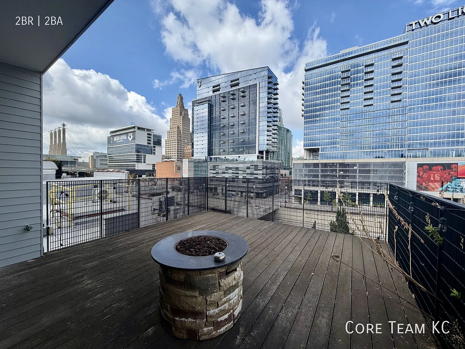 Downtown Penthouse For Rent with Private Rooftop Patio — Photo 1