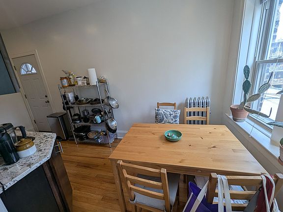 5th image of 6439 N Newgard Ave #2B