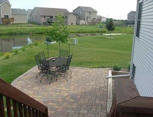 3rd image of 2085 SE Leeann Dr