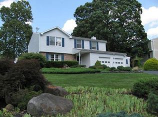 915 Sage Rd, West Chester, PA 19382