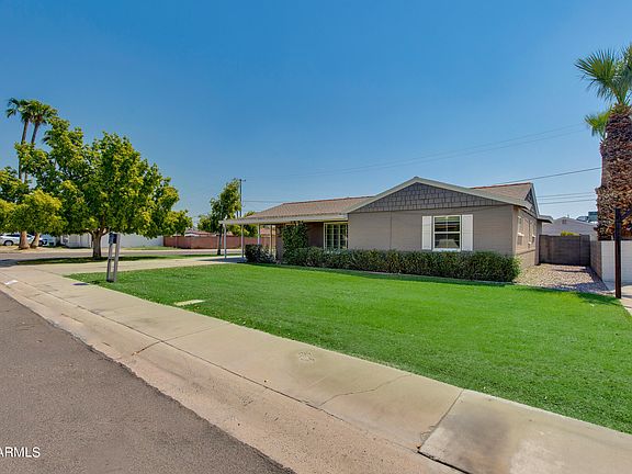 4th image of 821 E CAVALIER Drive