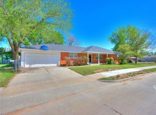735 NW 5th St, Moore, OK 73160