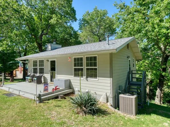 10 Crestwood Dr, Eureka Springs, AR 72631