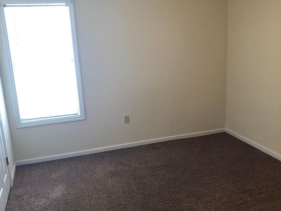 5th image of 3201 Tyndall Dr APT B