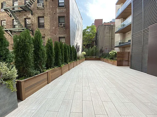 Rented by Capital Realty Investors, Inc | media 38