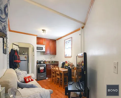 Rented by Bond New York | media 41