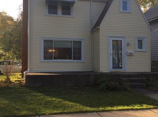 747 Watson St, Aurora, IL 60505