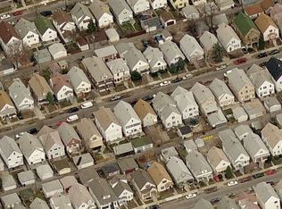 2670 Edwin St, Hamtramck, MI 48212