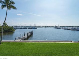1325 7th St S APT 2C, Naples, FL 34102