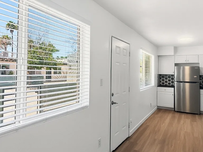 1808 N 31st St #8 — Photo 7