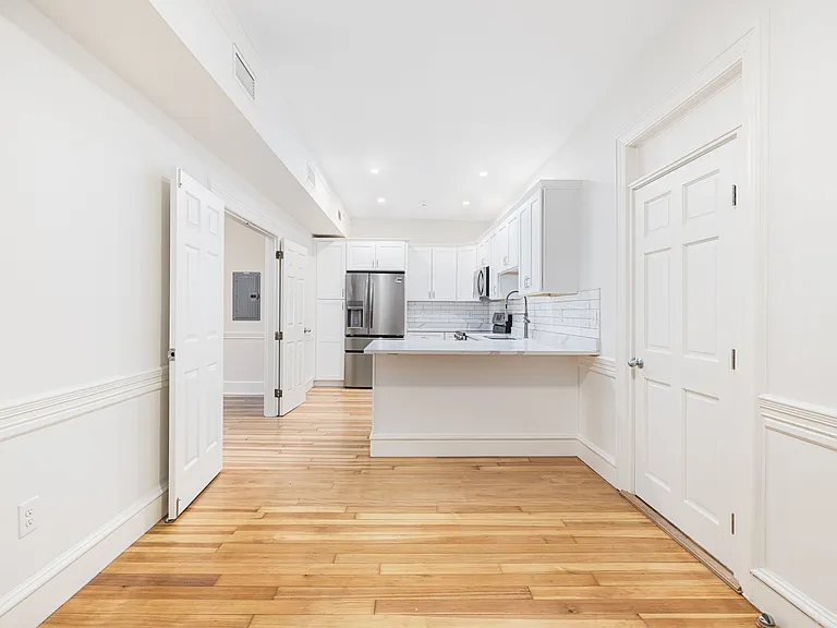 54 Sutton St #3 — Photo 7