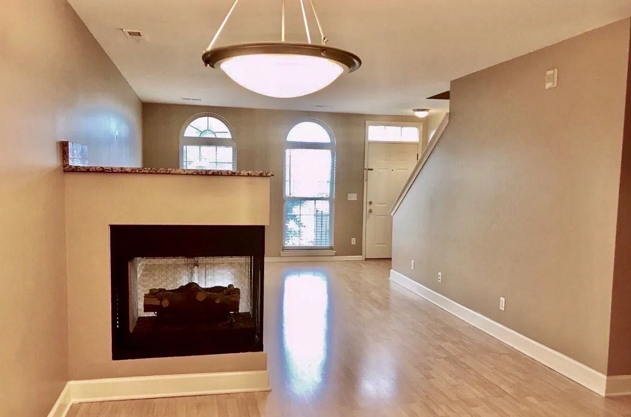 2 bed, 2.5 bath, 1480 sqft, $1,850 — Photo 2