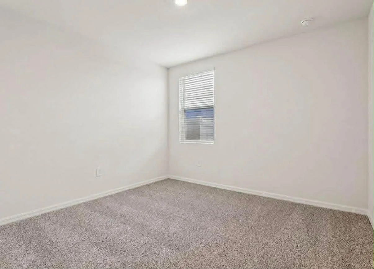 4 bed, 1988 sqft, $2,950 — Photo 3
