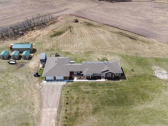 3rd image of 56500 Range Road 263a