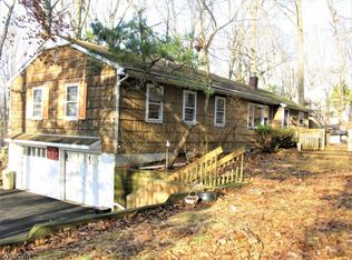 7 Forest View Dr, Long Valley, NJ 07853