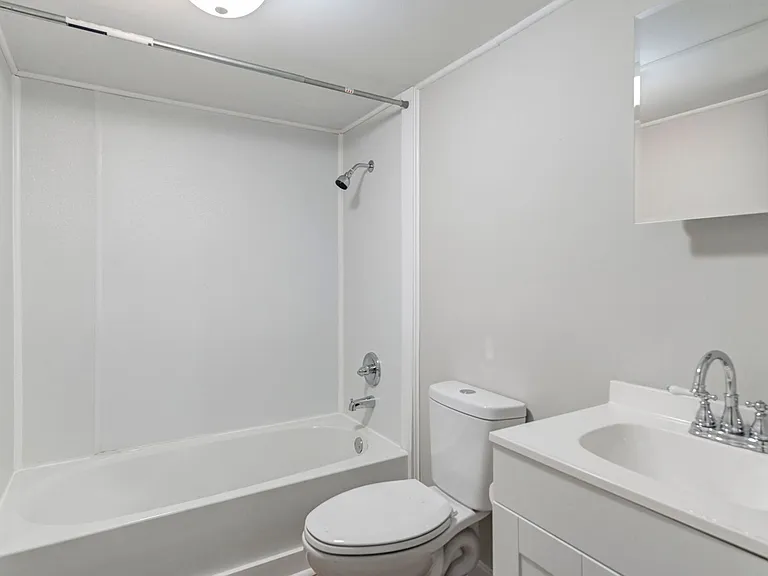 203 Augusta St — Photo 18