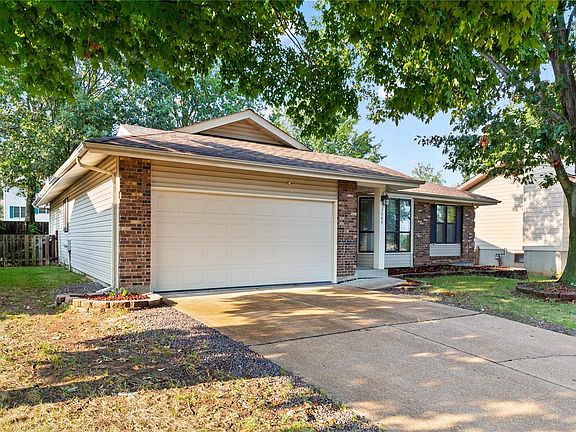 3rd image of 3645 Lemay Woods Dr