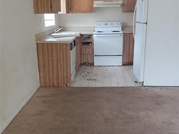 2nd image of 308 Gilbert Ave S