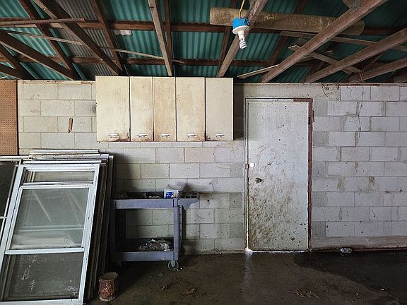 5th image of 9098 Old Bunkum Rd