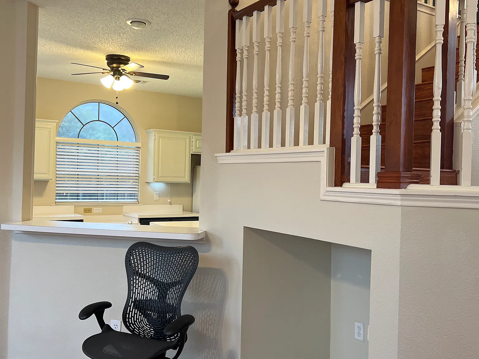 4 bed, 2081 sqft, $2,500 — Photo 3