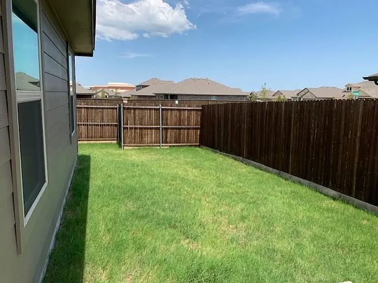 814 Rustic Meadows Trl — Photo 11