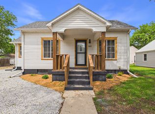 422 W Hawthorne St, Minden, NE 68959