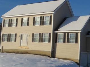 27 Longmeadow Farm Dr, Epping, NH 03042