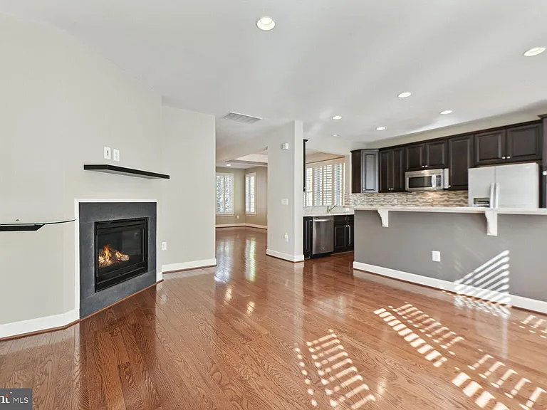 3439 Kemper Rd — Photo 15