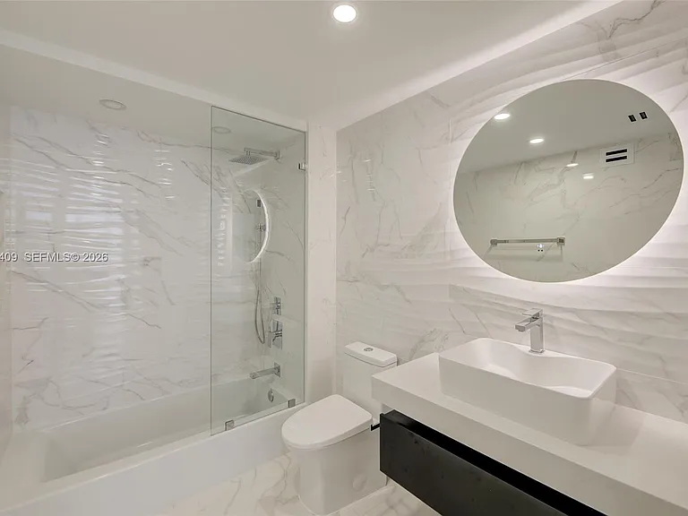600 Three Islands Blvd #403 — Photo 21