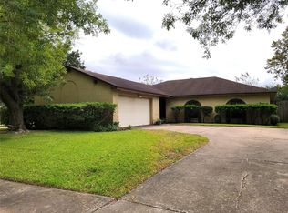 2722 Mayflower Landing Ct, Webster, TX 77598