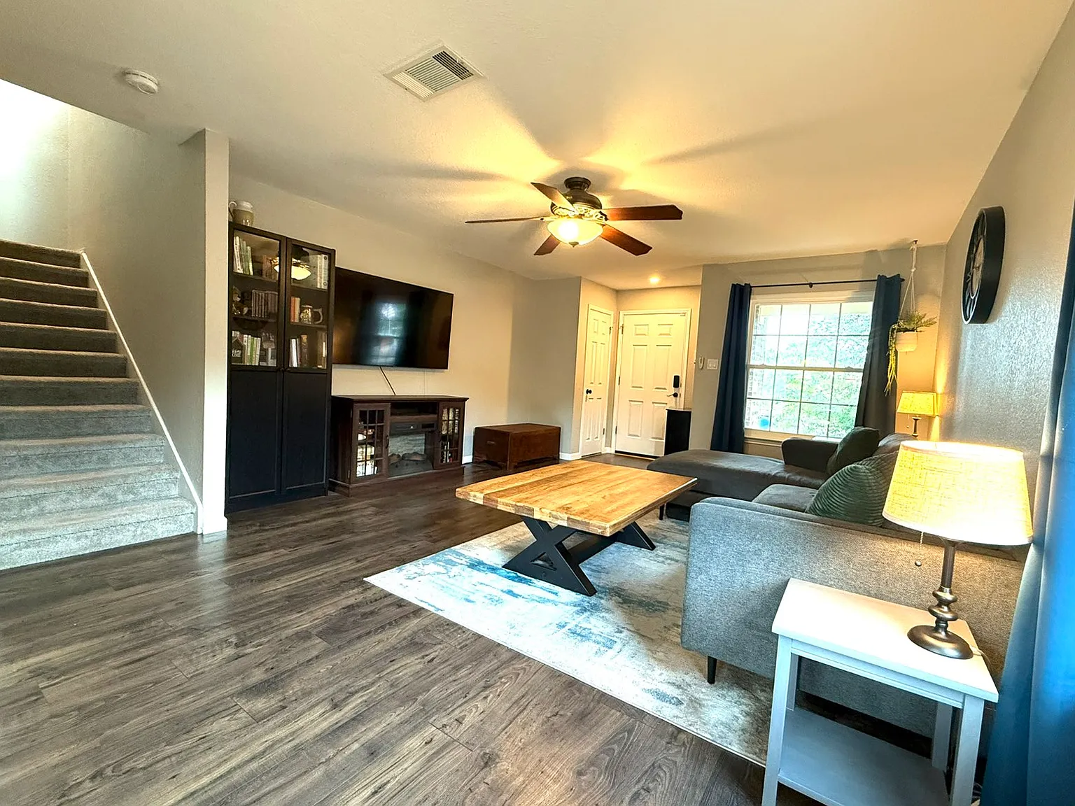 3 bed, 1851 sqft, $2,050 — Photo 3