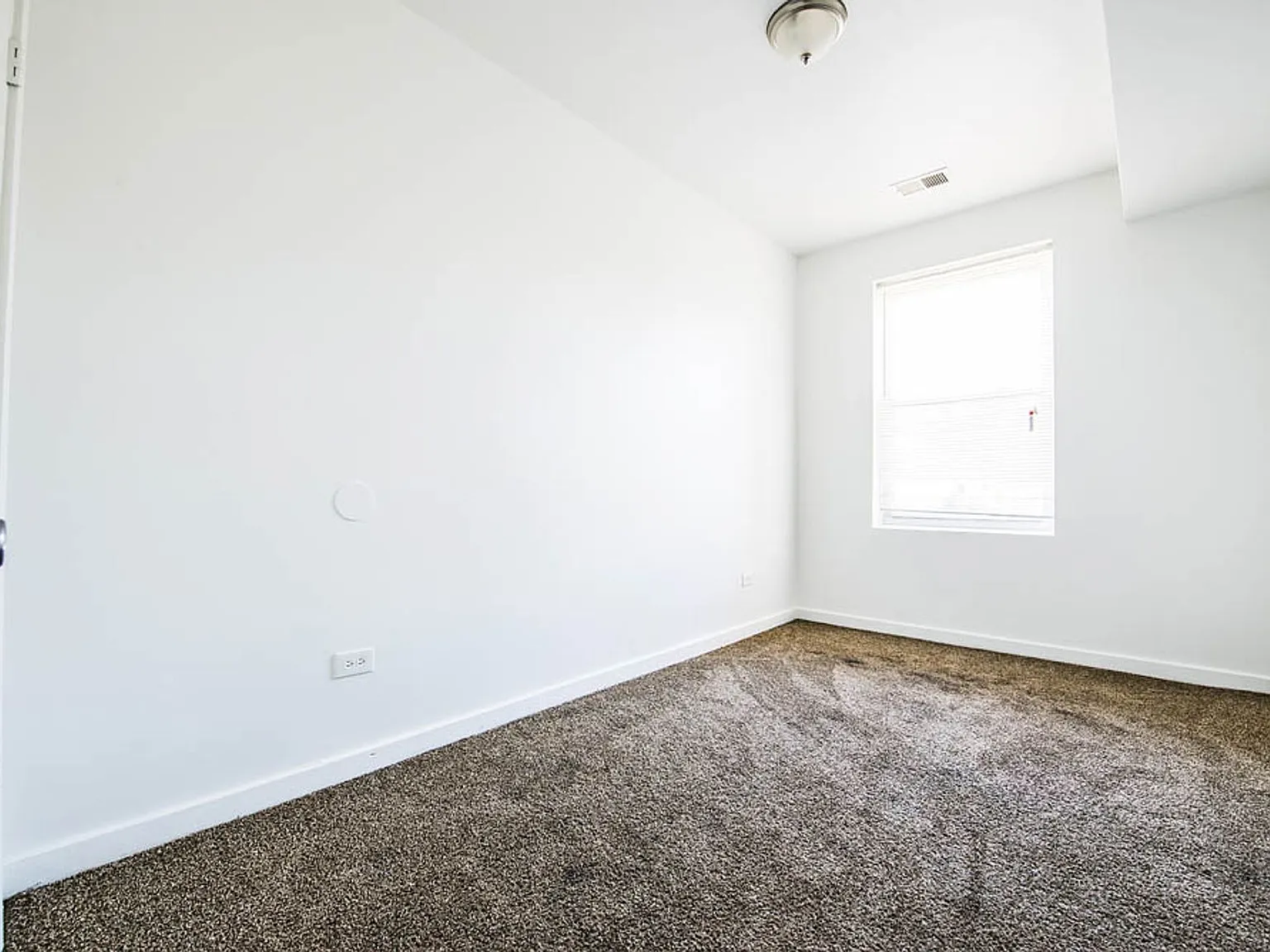 7055 S St Lawrence — Photo 3