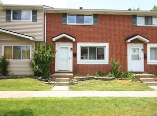 25978 Jeanette Ct, Roseville, MI 48066