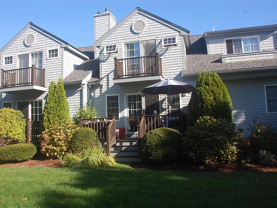 1st image of 174 Queen St Unit 7B