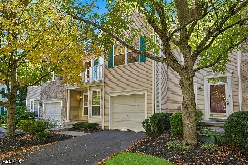 3 bed, 2.5 bath, $4,550 — Photo 2