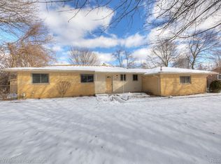 29060 E Marklawn St, Farmington Hills, MI