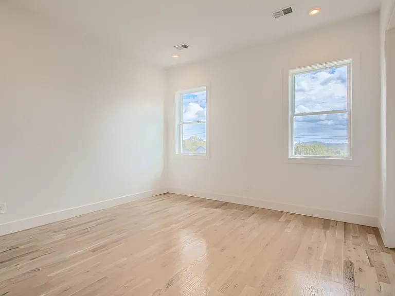 265 Riverside Dr #B — Photo 18
