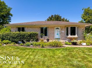 41745 Merrimac Cir, Clinton Township, MI 48038