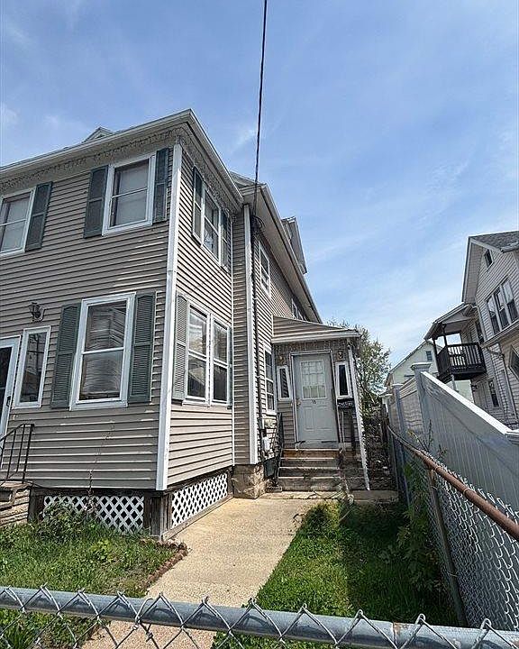 2nd image of 11-15 Groveland St