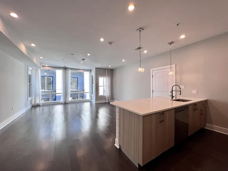 340 Adams St NE #302 — Photo 6