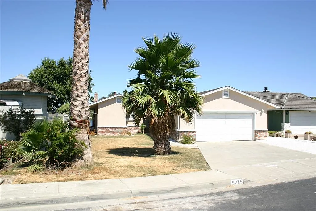 5275 Laguna Ct photo 1