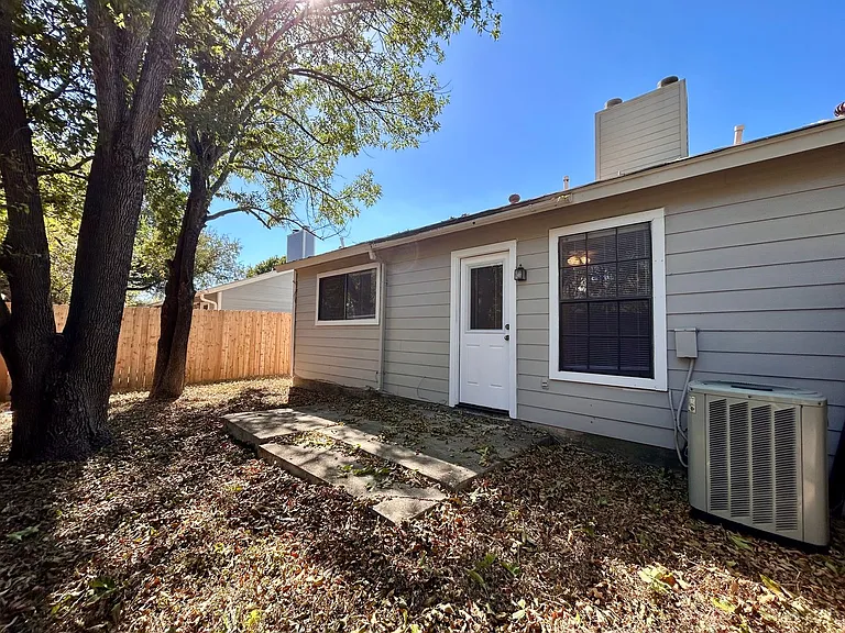 9217 Kempler Dr — Photo 14