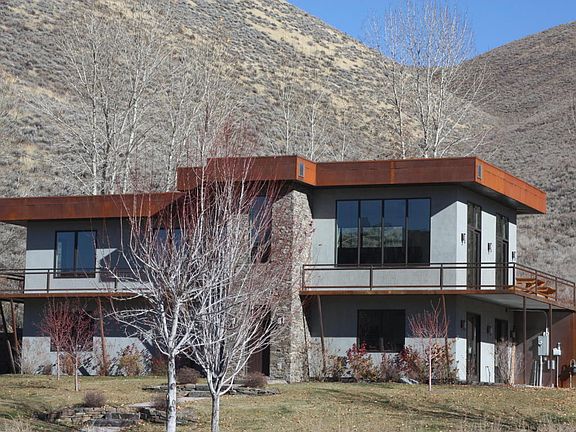 3rd image of 510 San Badger Dr
