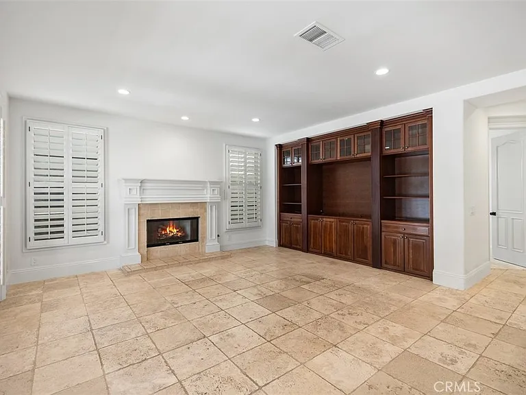 17 Colonial Dr — Photo 10