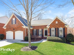 1402 Holly Ridge Dr, Matthews, NC 28105