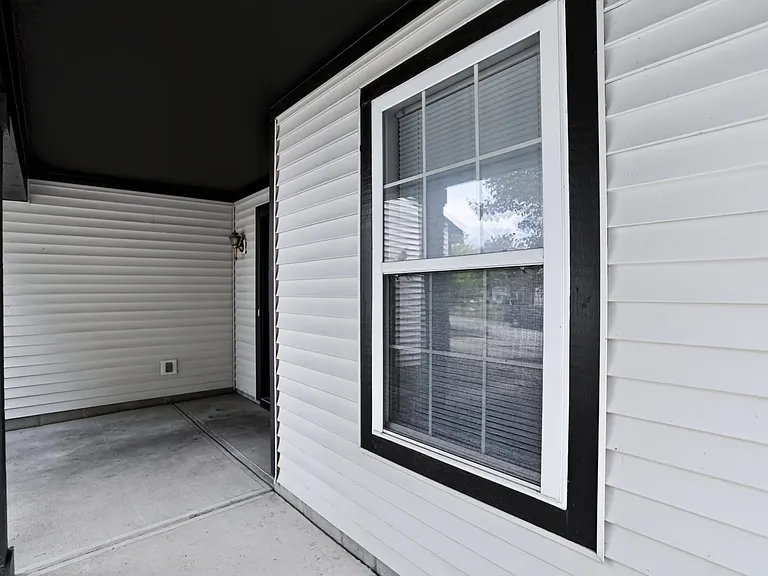 5439 Lake Boggs St — Photo 5