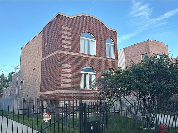 3rd image of 4475 S Oakenwald Ave