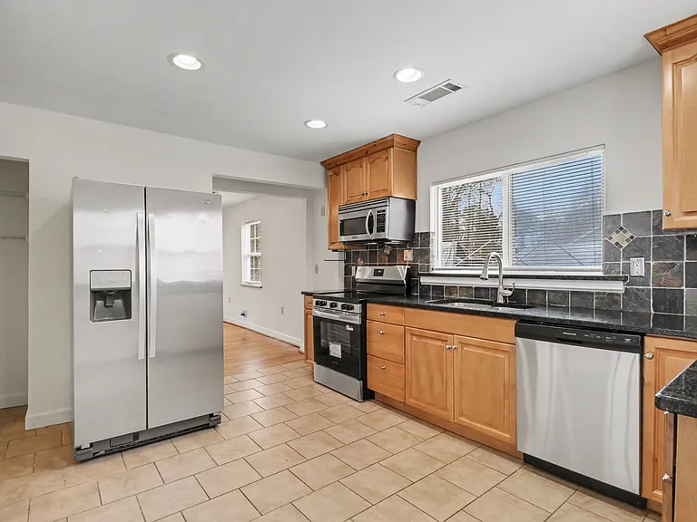 3036 Peeler Rd — Photo 4
